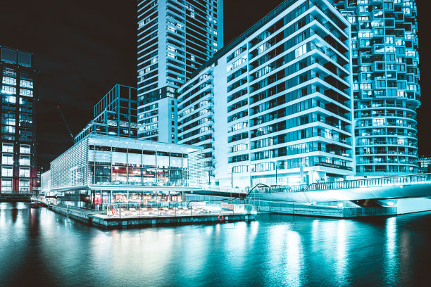 金丝雀码头，夜间区，伦敦，英国图片下载