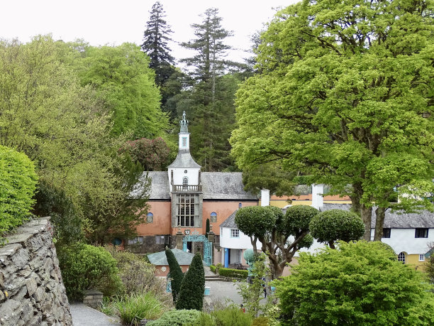 美丽的波特梅里恩村图片下载