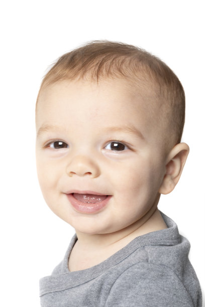 8个月大的男婴微笑着图片下载