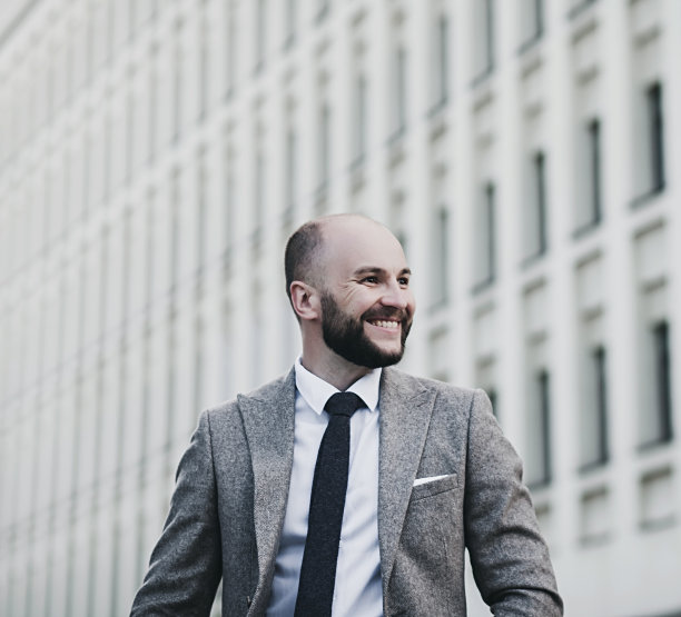 快乐成功积极的商人图片下载