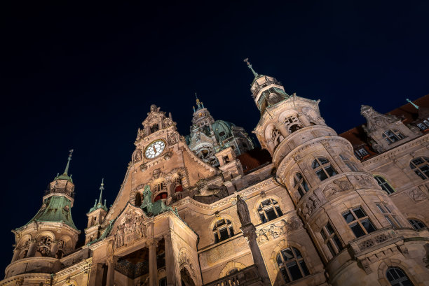 汉诺威市政厅的夜晚图片下载