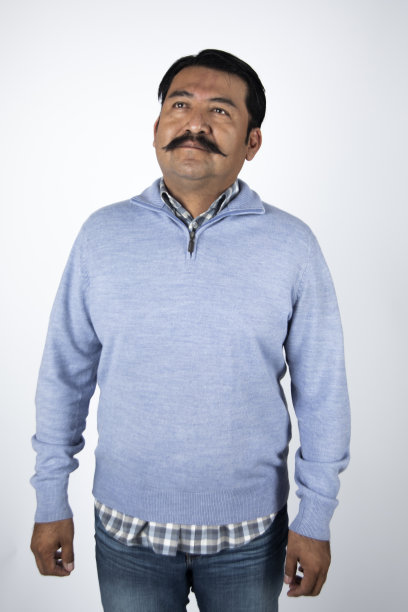 画室里的男人肖像图片下载