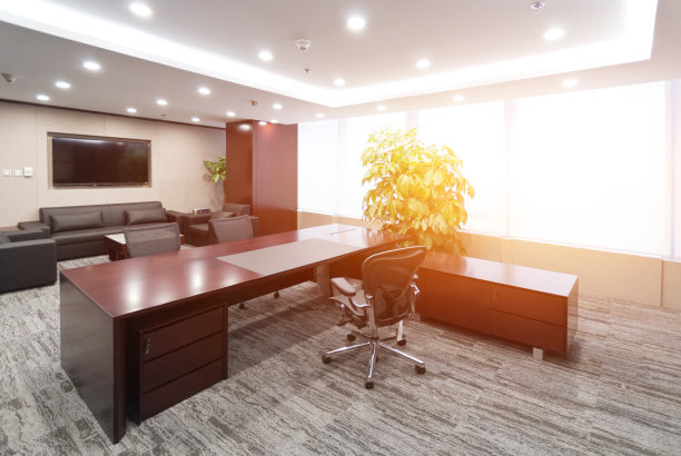 空的现代办公室与首席执行官的办公桌房间库存照片图片下载