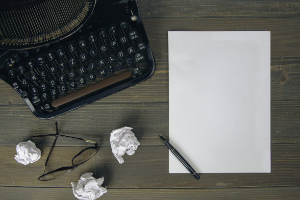 老式办公桌面图片下载