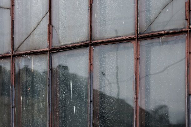 老工厂窗户图片下载