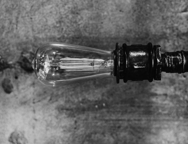 阁楼的灯图片下载