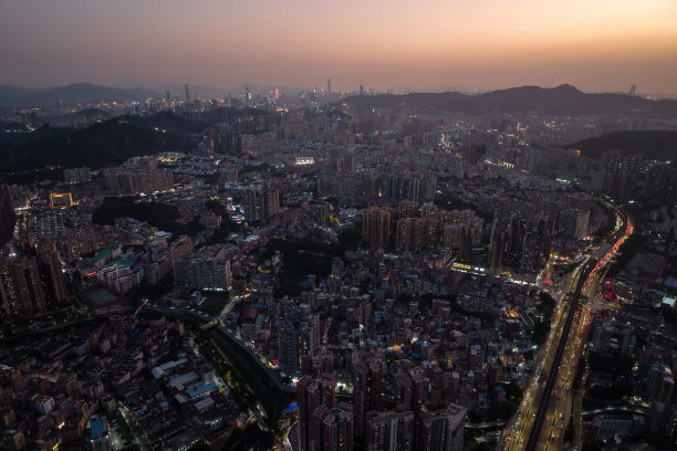 中国深圳市立交桥的现代城市建筑图片下载