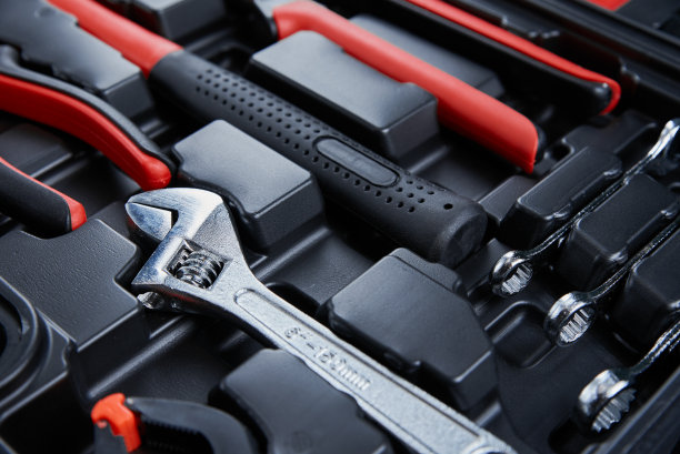 一套工具维修和维护的黑色背景图片下载