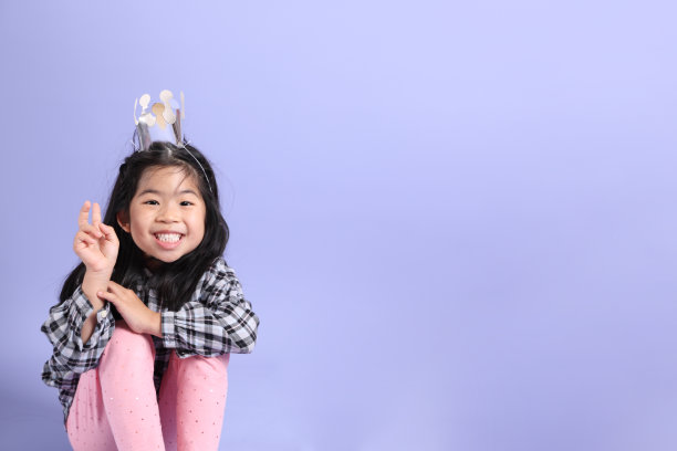 快乐的小女孩图片下载