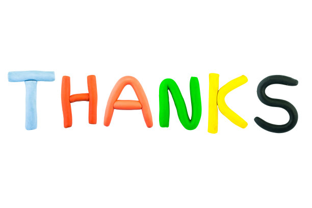 消息谢谢有趣的橡皮泥字母在白色背景剪贴路径图片下载