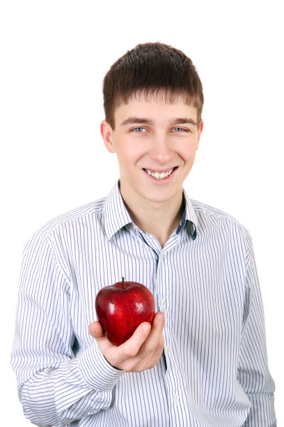 少年与苹果图片下载
