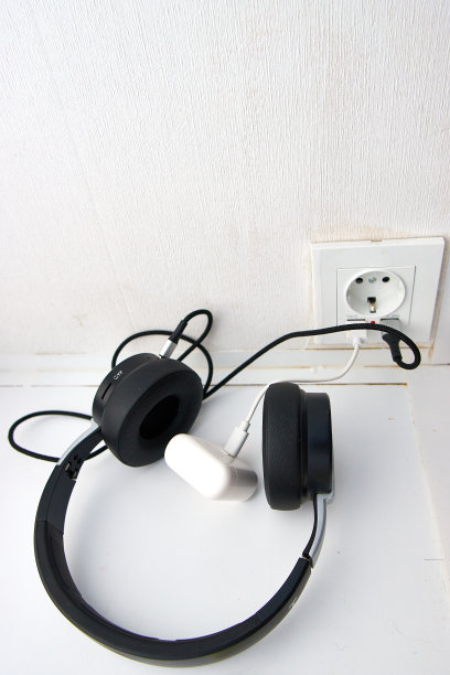 通过usb插座为耳机充电图片下载