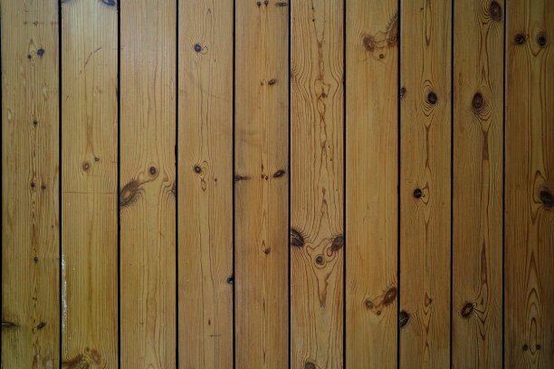 木材在棕色古董松树纹理墙背景与钉子的痕迹，老木材纹理添加文本或工作设计的背景或顶视图概念。图片下载