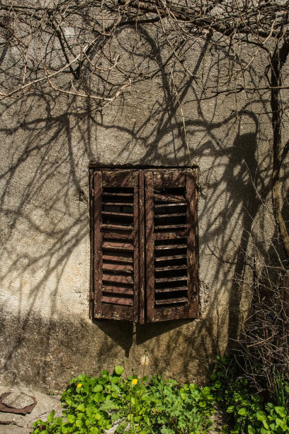 克罗地亚，Karojba的旧窗户图片下载