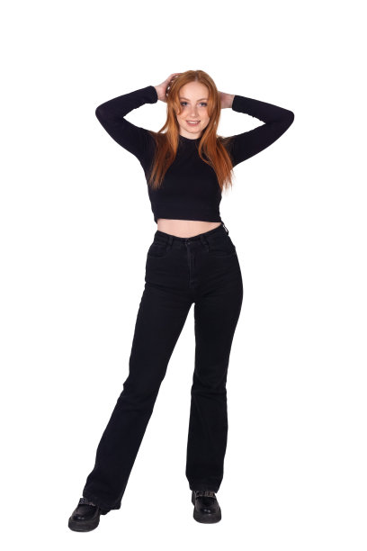 年轻的红发女子全长孤立在白色背景图片下载