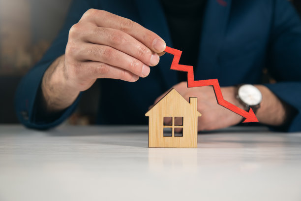 人用箭射倒房子图片下载