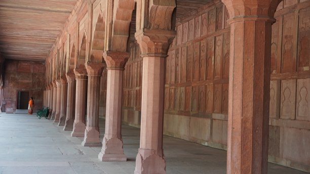 泰姬陵建筑群，泰姬陵以其自身的美丽和世界奇观之一而闻名。图片下载