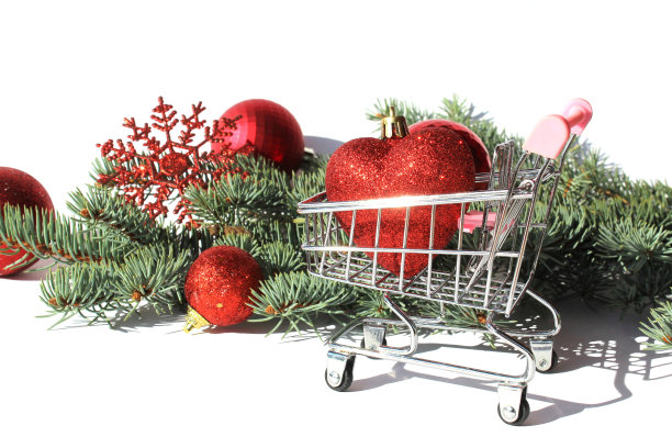 带有心形圣诞装饰品的装饰车垫图片下载