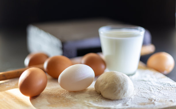 我妈妈在厨房里……图片下载