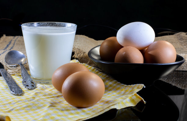 我妈妈在厨房里……图片下载