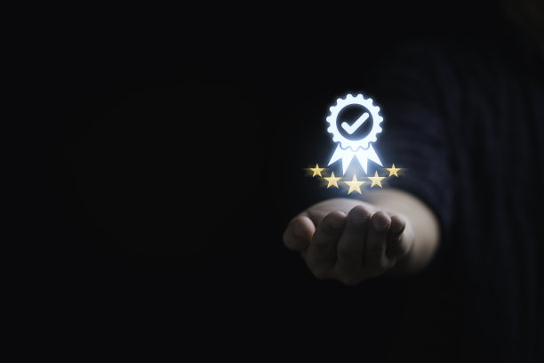 商家持有并展示了最好的质量保证，以金五星保证产品和ISO服务理念。图片下载