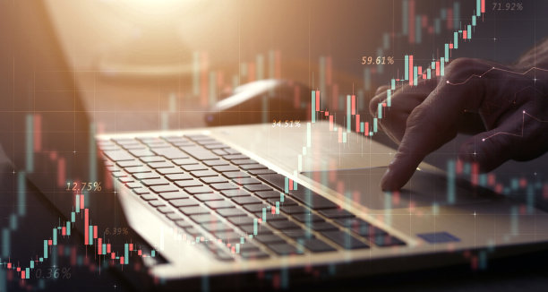 交易的笔记本电脑图片下载