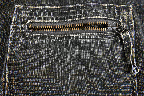 夹克质地与口袋细节的特写图片下载
