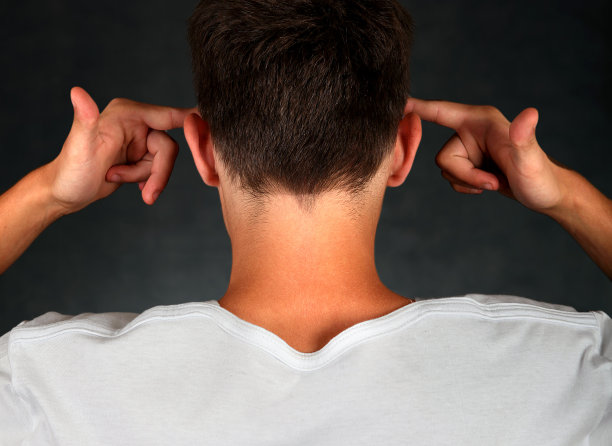 男人的后视图图片下载