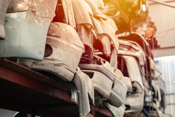 旧汽车字体保险杠用零件的备品库存图片下载