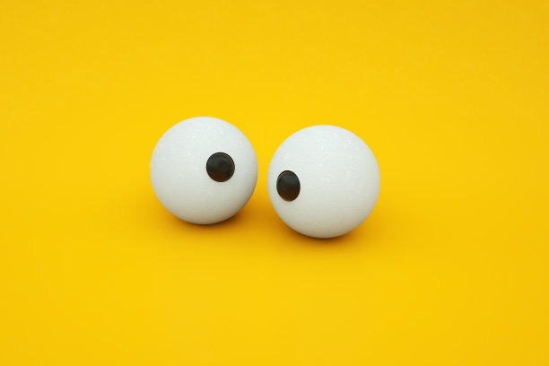 黄色上方的卡通眼睛图片下载