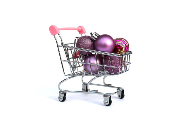 用圣诞树装饰的手推车装饰架图片下载