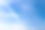 天空中云层中飞机的痕迹。图片下载