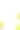白色塑料袋装苹果放在木桌上。图片下载