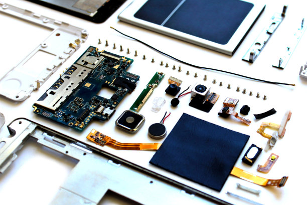 拆卸的手机零件图片下载