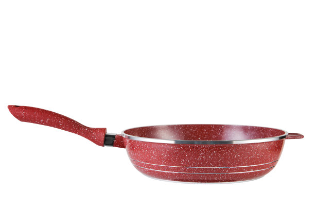 新的铝煎锅，红色涂层，长手柄，白色背景图片下载