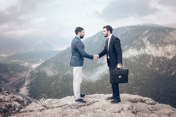 山顶团队合作图片下载