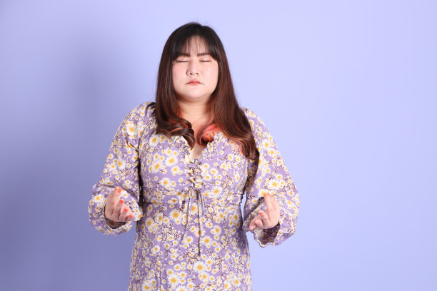 胖乎乎的亚洲女人图片下载