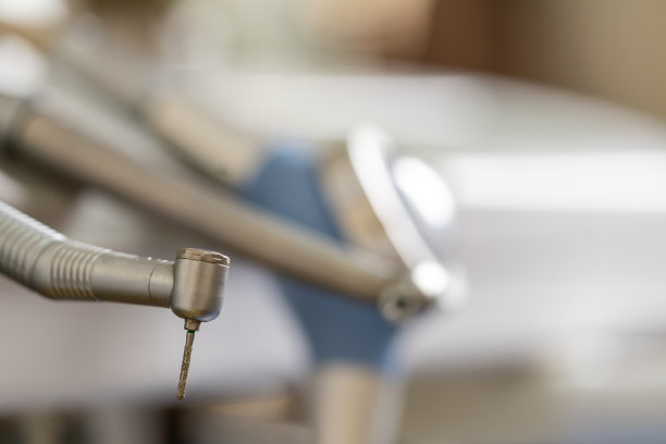 选择性聚焦在牙科诊所的牙科涡轮机图片下载