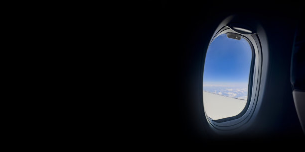 从飞机窗口看到的蓝天图片下载