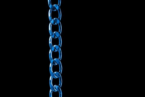 黑色背景上的蓝色链链接图片下载