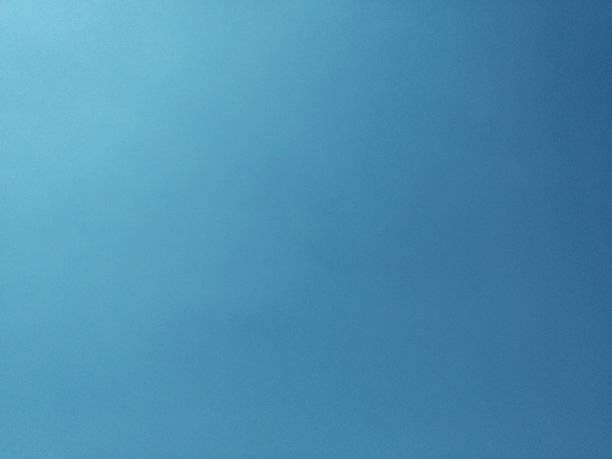 天空的背景是无云的，调整阳光从左上角。图片下载