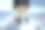 一位年轻的亚洲女科学家在看显微镜图片下载