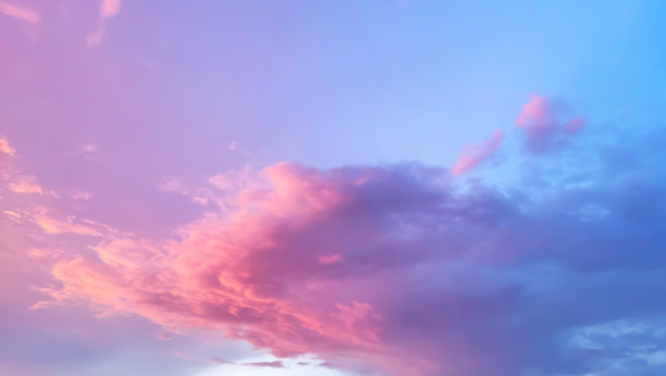 紫色和蓝色的天空图片下载