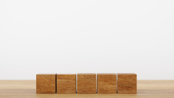 排5木立方体块放在木桌子上的字母表，3D渲染。图片下载