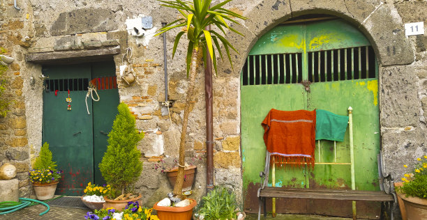 意大利拉齐奥维泰博卡尔卡塔中世纪村庄图片下载