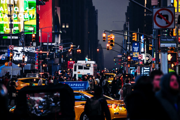 纽约时代广场的夜间交通图片下载