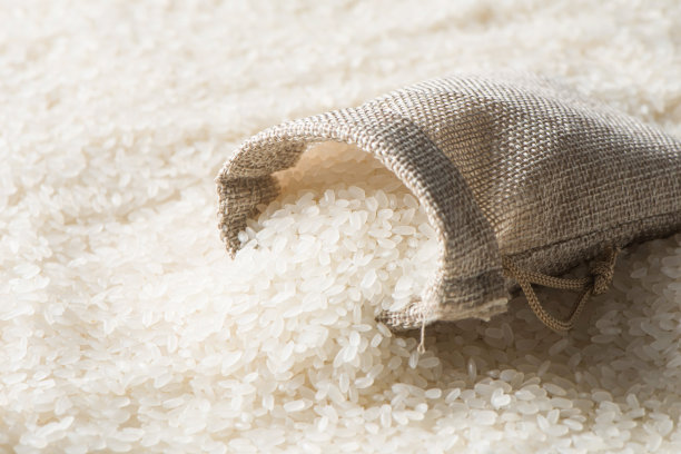 大米种子布袋封闭。农业的概念。图片下载