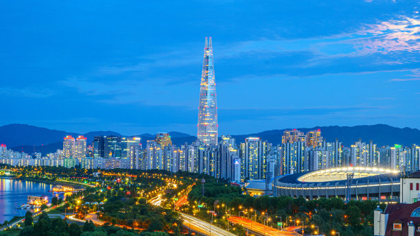 日落时分拍摄的韩国首尔城市夜景图片下载