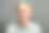工作室肖像，一个快乐的，微笑的老人，80多岁。图片下载