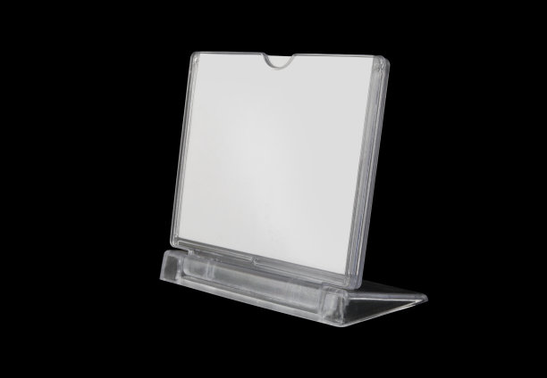 透明的桌面显示孤立在黑色背景。图片下载